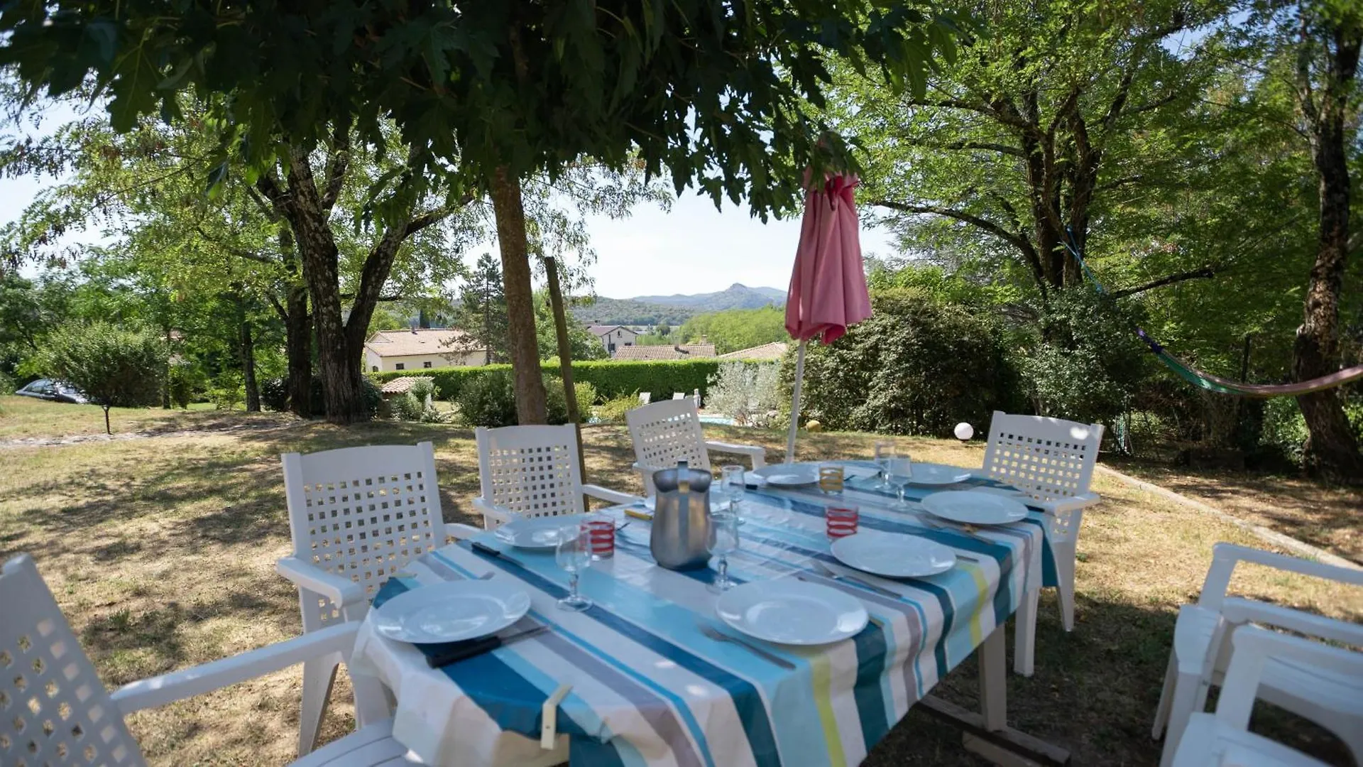 Mas - 12 Pers - Piscine - Grand Jardin Arbore Ruoms 0*,